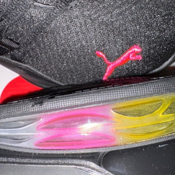 ❤️NIB❤️ PUMA RIAZ PROWL RAINBOW ATHLETIC SHOES Black/Luminous Pink Size 6.5 - Picture 13 of 13